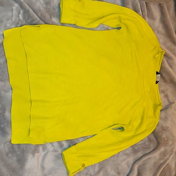 Sweater - Picture 1 of 2